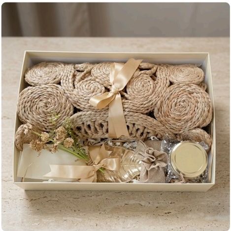 Untosa bespoke gift 5